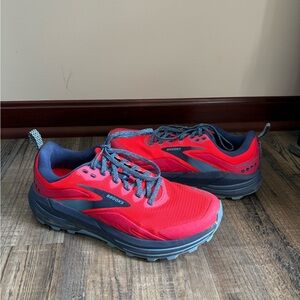 Brooks Cascadia 16 trail running shoes